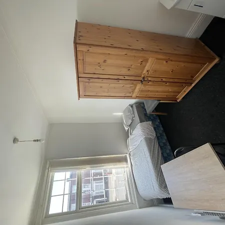 Single Southfiled Road Hostel Middlesbrough