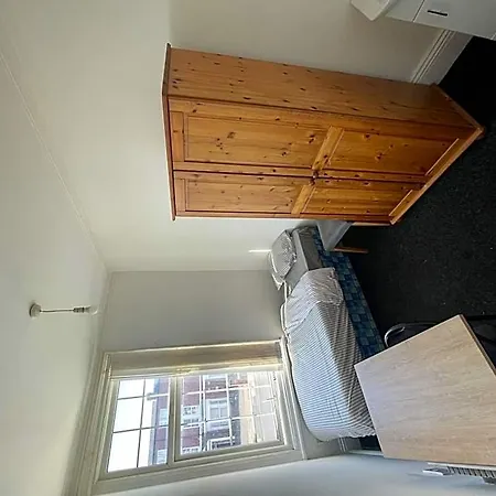 Single Southfiled Road Hostel *